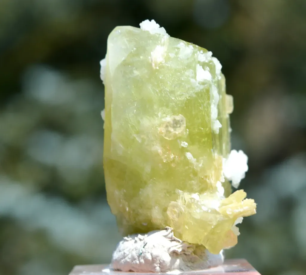 Brazilianite 43.1 grams - Linópolis, Divino das Laranjeiras, Minas Gerais, Brazil - image 3