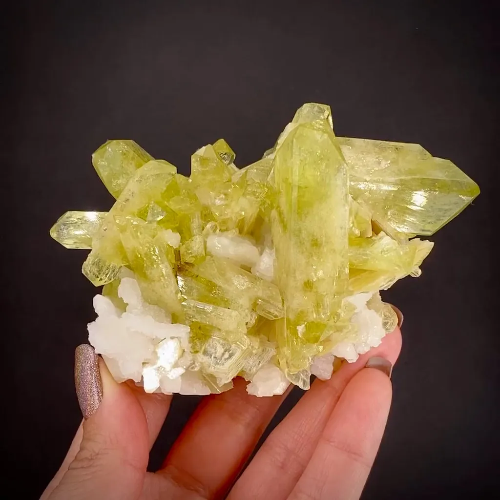 Brazilianite on Albite - image 2