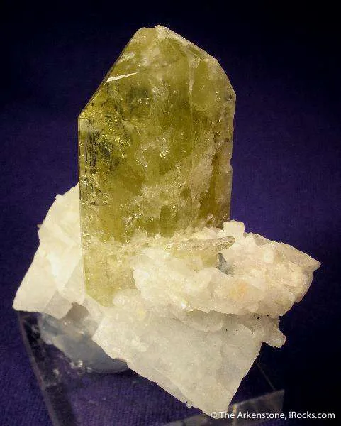 Brazilianite on Albite image