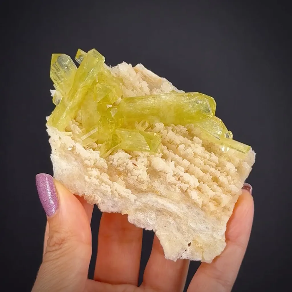 Brazilianite on Albite - image 2