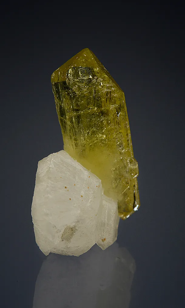 Brazilianite on Beryllonite - image 2