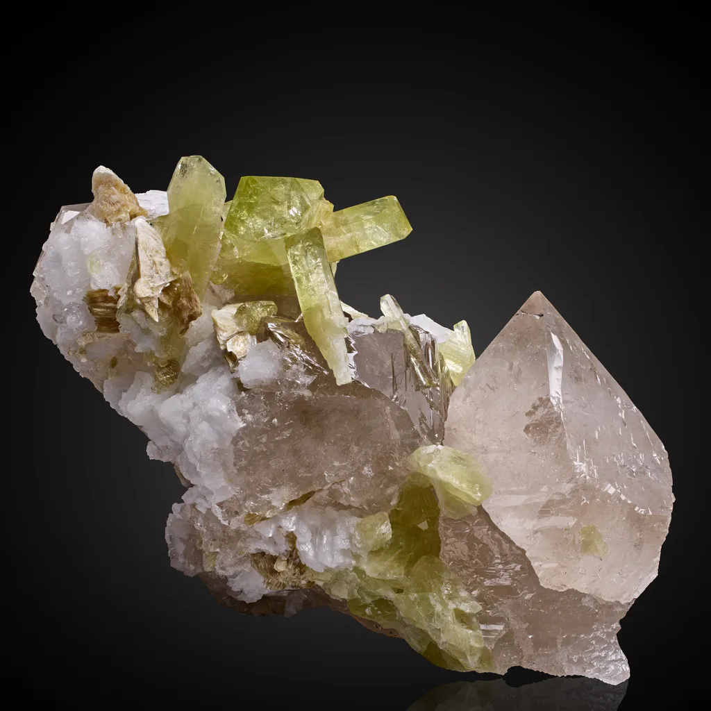 Brazilianite, Quartz image