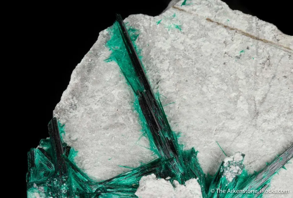 Brochantite (2 generations) image