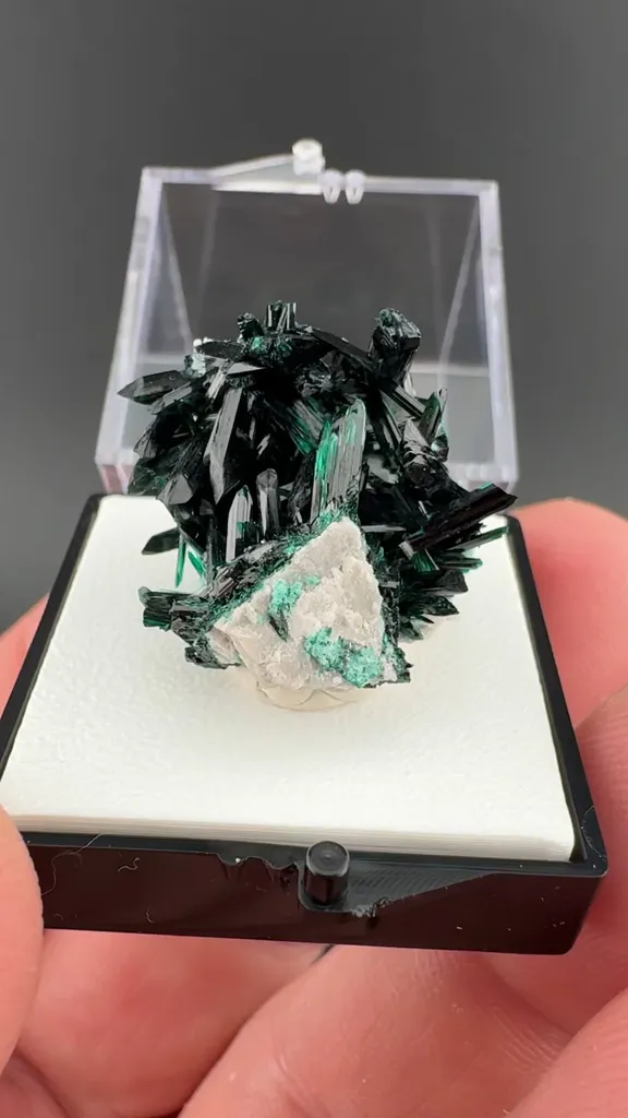 Brochantite image