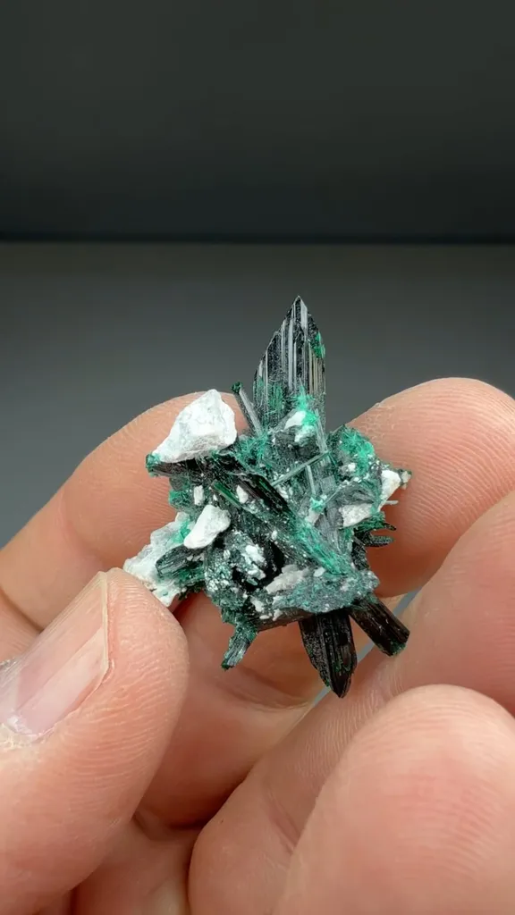 Brochantite - image 2