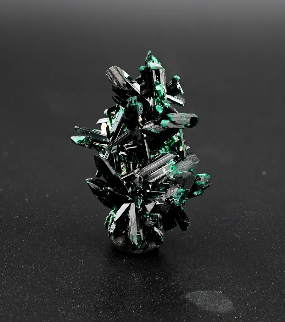 Brochantite from Mexico, Sonora, Milpillas, Milpillas Mine - image 3