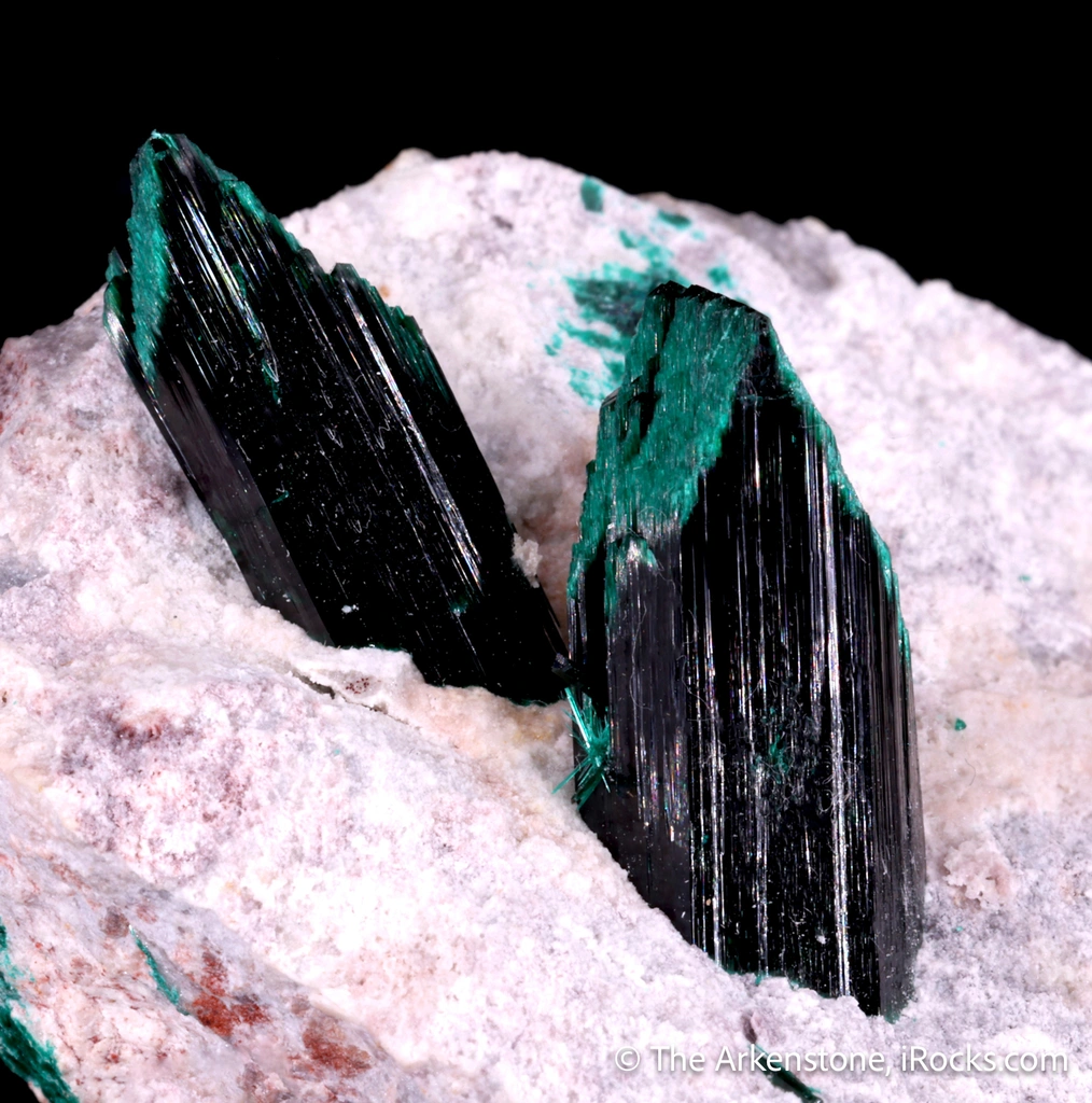 Brochantite from Milpillas Mine, Milpillas, Sonora, Mexico image