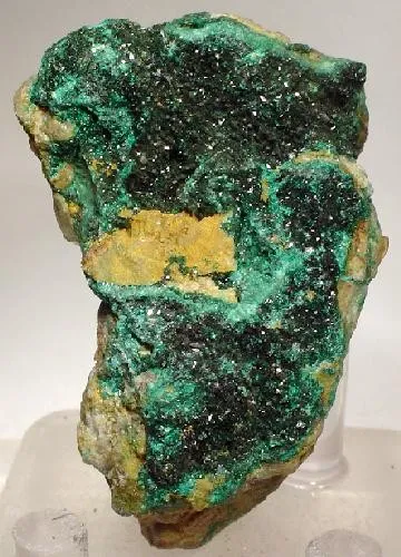 Brochantite, Malachite, Quartz image
