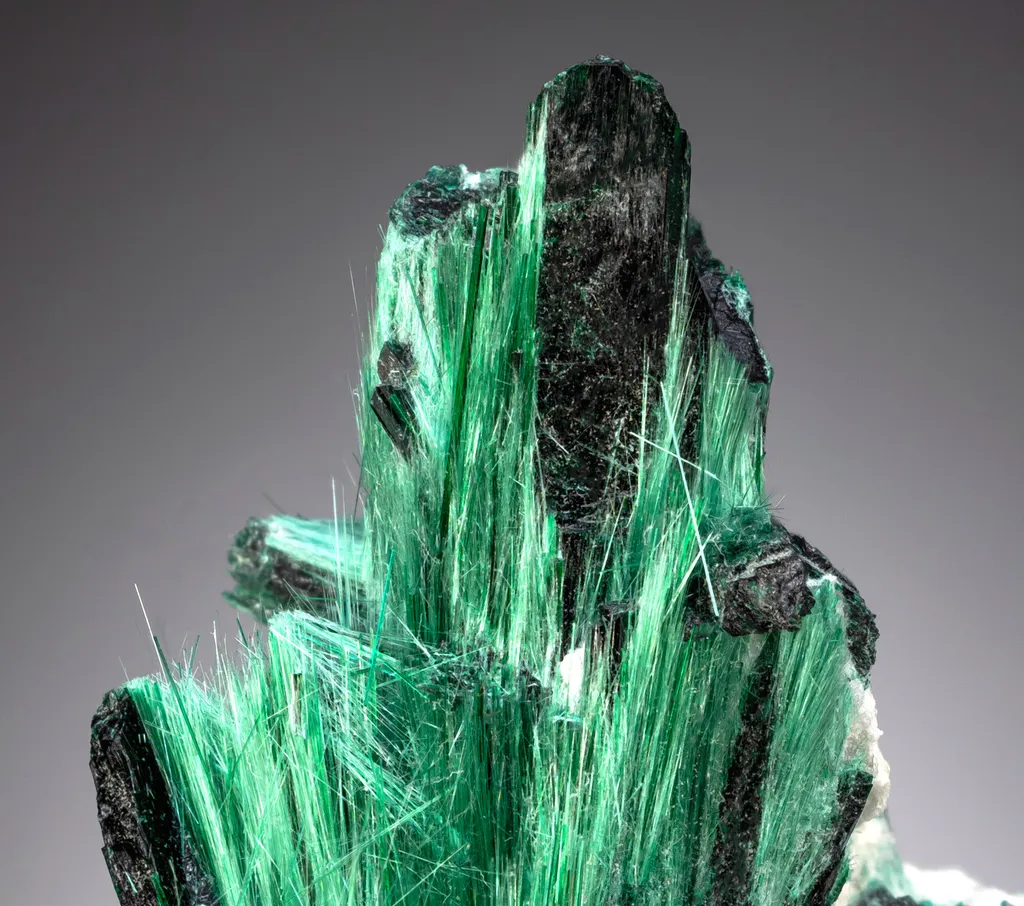 Brochantite on Brochantite image