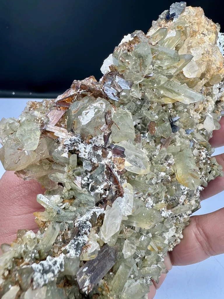 Brookite with Anatase+chlorite Quartz image