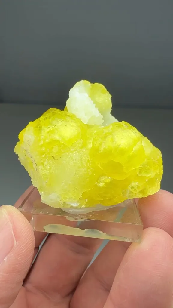 Brucite - image 2