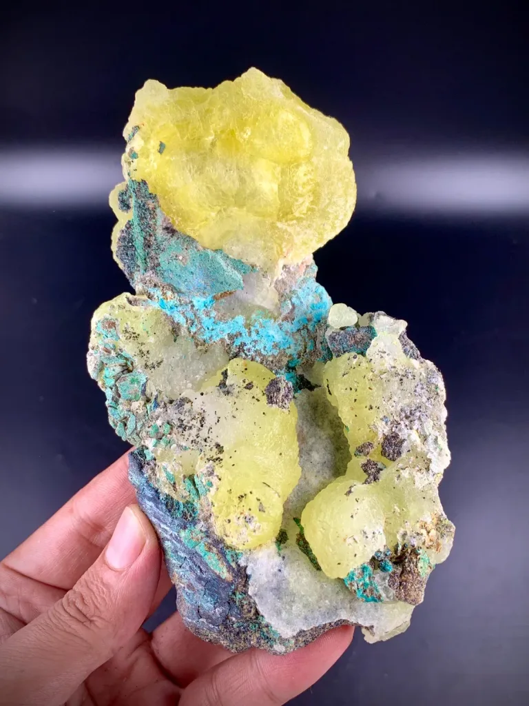 Brucite from Pakistan - image 4