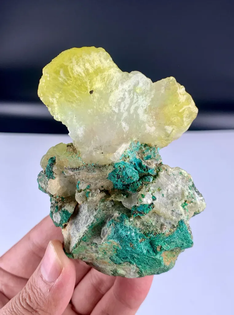 Brucite from Pakistan - image 4