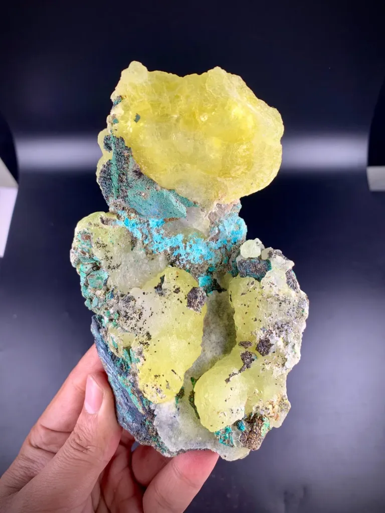 Brucite from Pakistan - image 5
