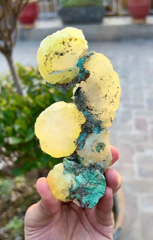 Brucite from Pakistan - image 4
