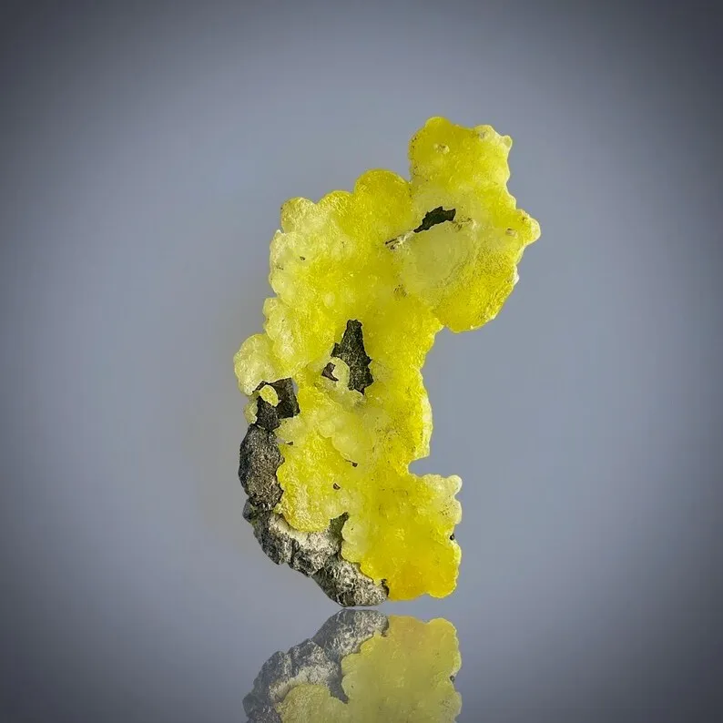 Brucite on Chromite image