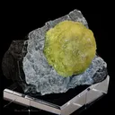 Brucite on Chromite - image 1
