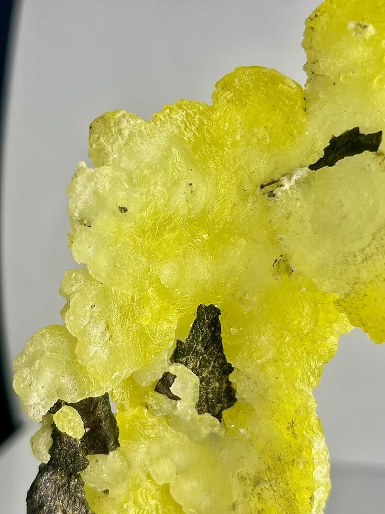 Brucite on Chromite - image 3