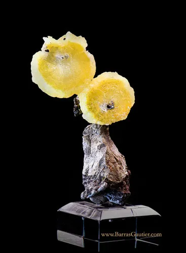 Brucite on Chromite - image 2