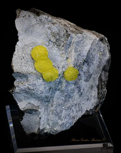 Brucite on Chromite image