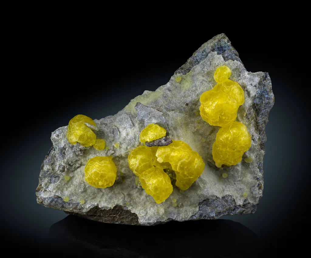 Brucite on Hydromagnesite image