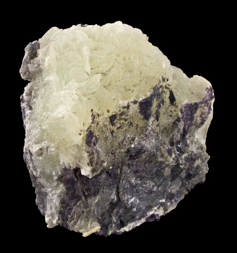 Brucite With Kammererite - image 5