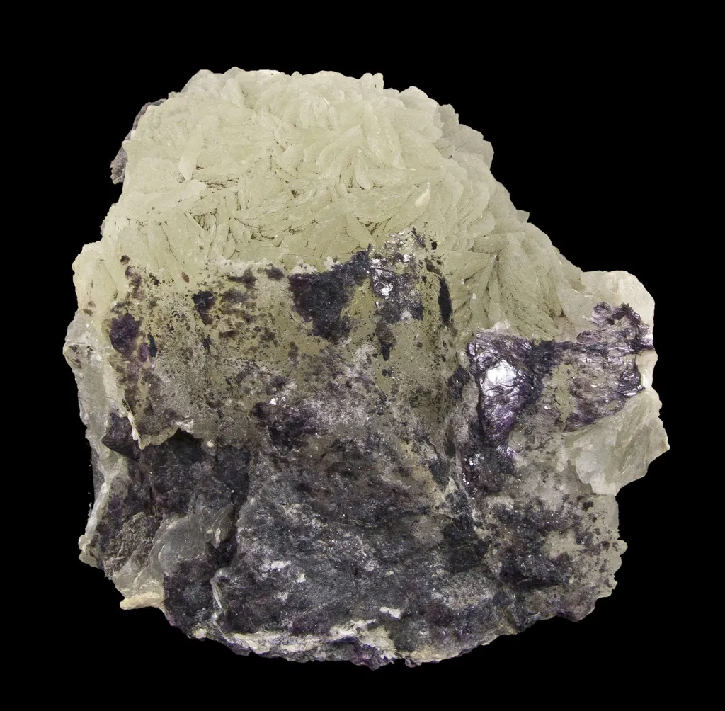 Brucite With Kammererite image