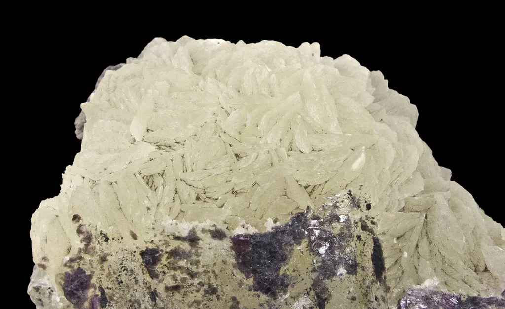 Brucite With Kammererite - image 2