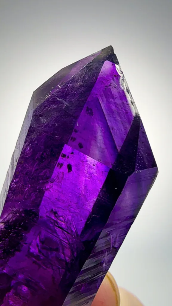 Buks Claim Amethyst 38.16 grams - image 2