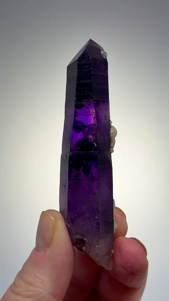 Buks Claim Amethyst 53.87 grams - image 2