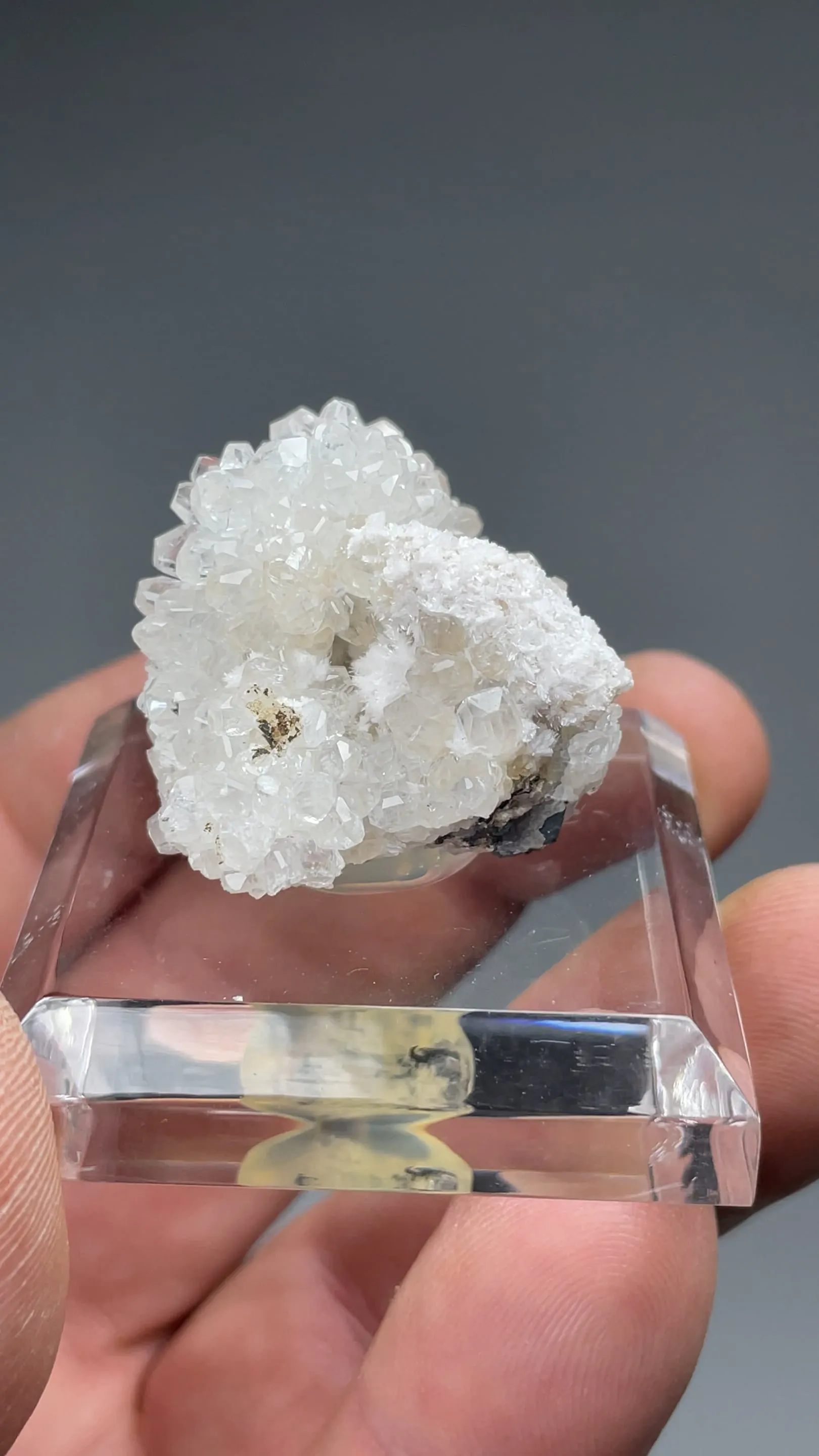 Bultfonteinite with Hydroxylapophyllite, Calcite - image 2