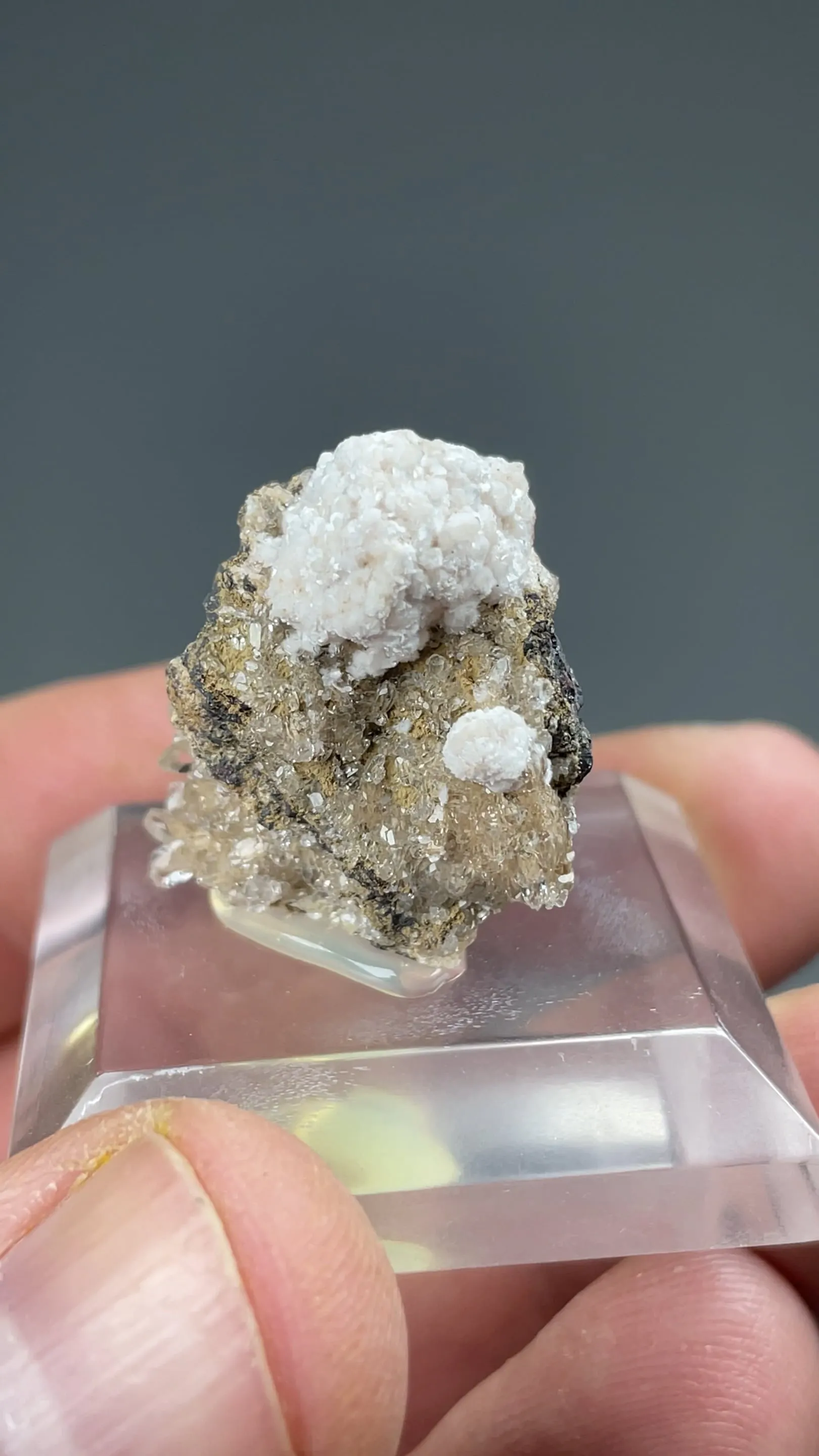 Bultfonteinite with Hydroxylapophyllite, Calcite - image 2