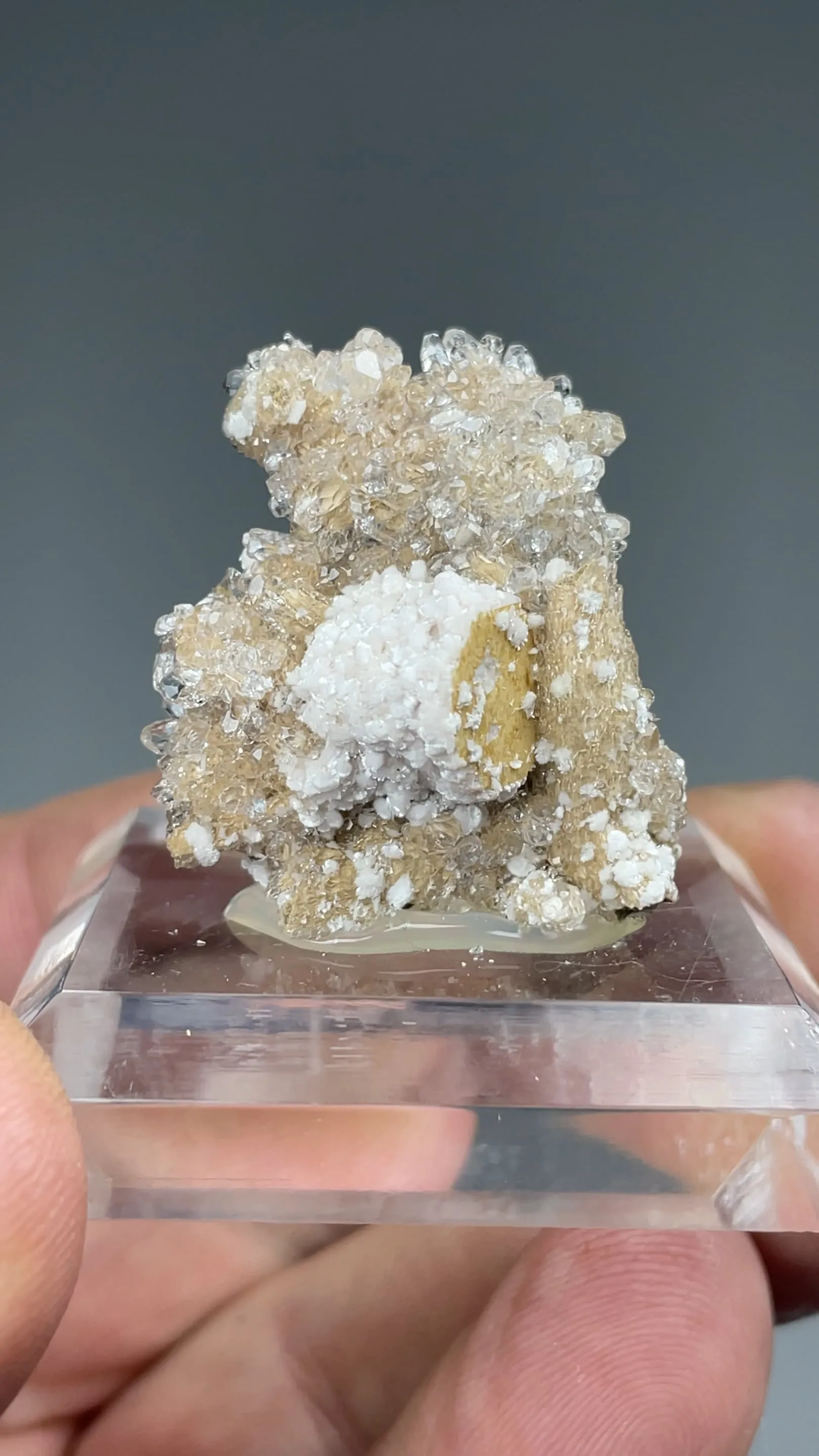 Bultfonteinite with Hydroxylapophyllite, Calcite - image 2