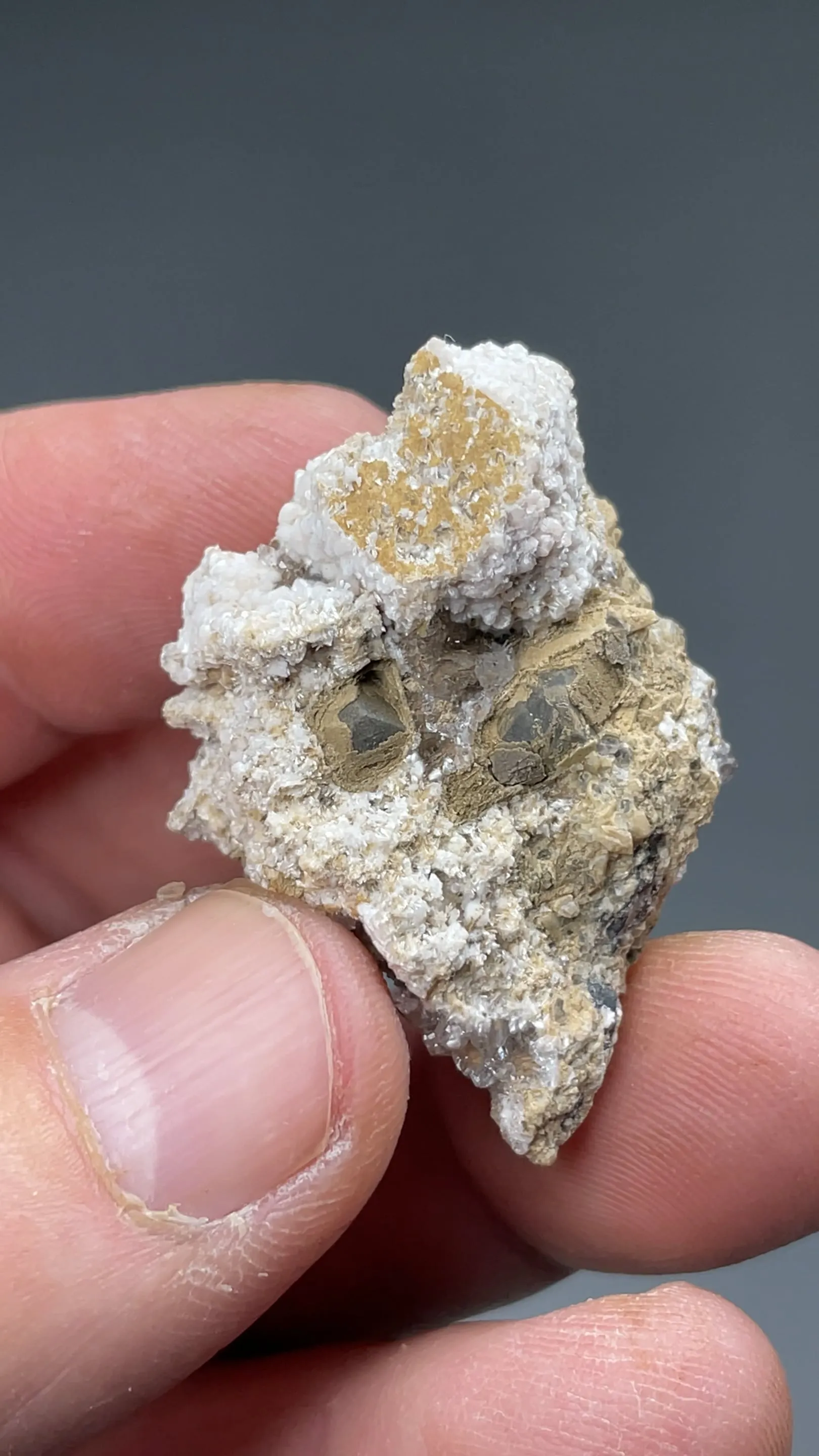 Bultfonteinite with Hydroxylapophyllite, Calcite - image 2