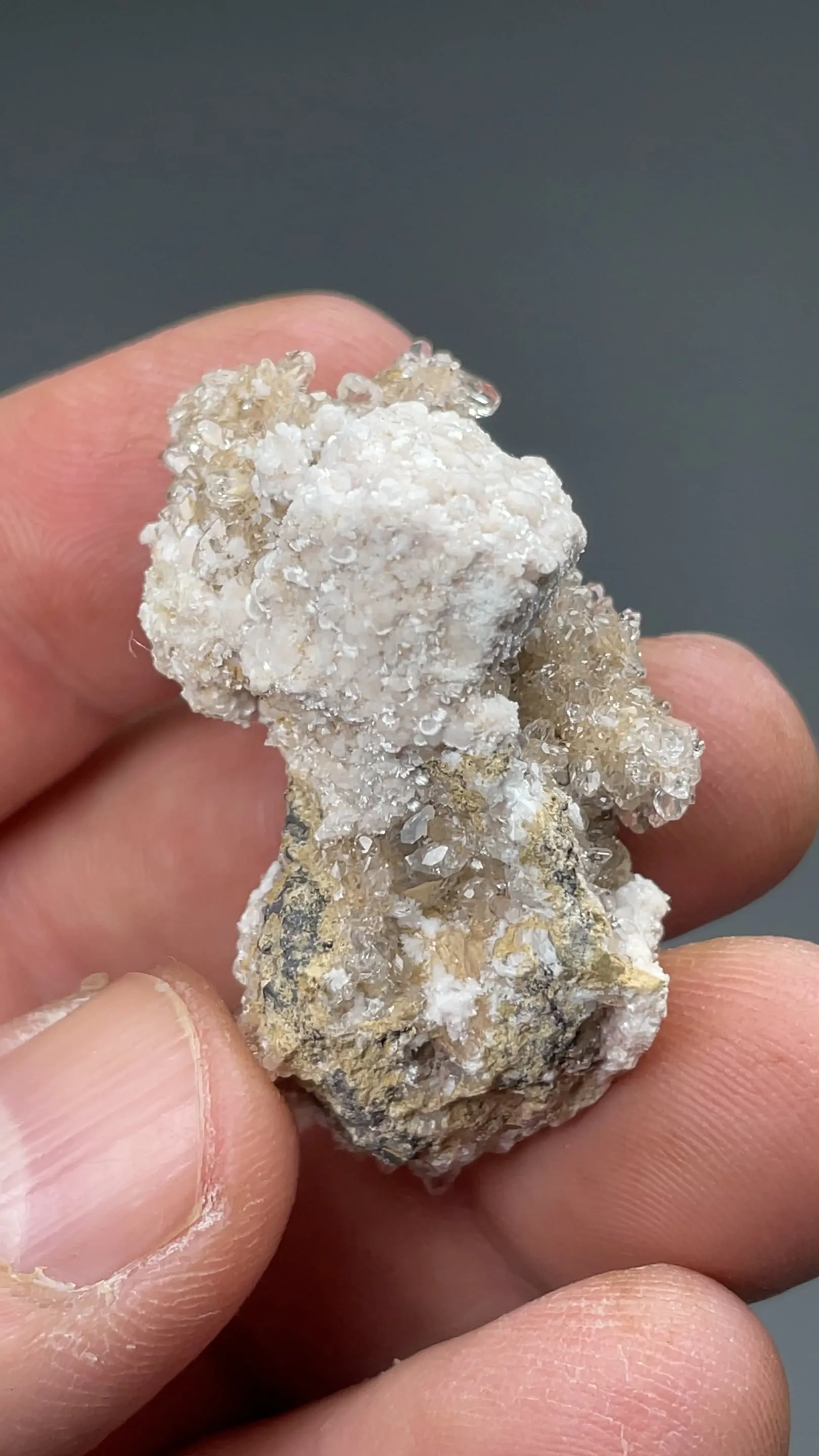 Bultfonteinite with Hydroxylapophyllite, Calcite - image 2