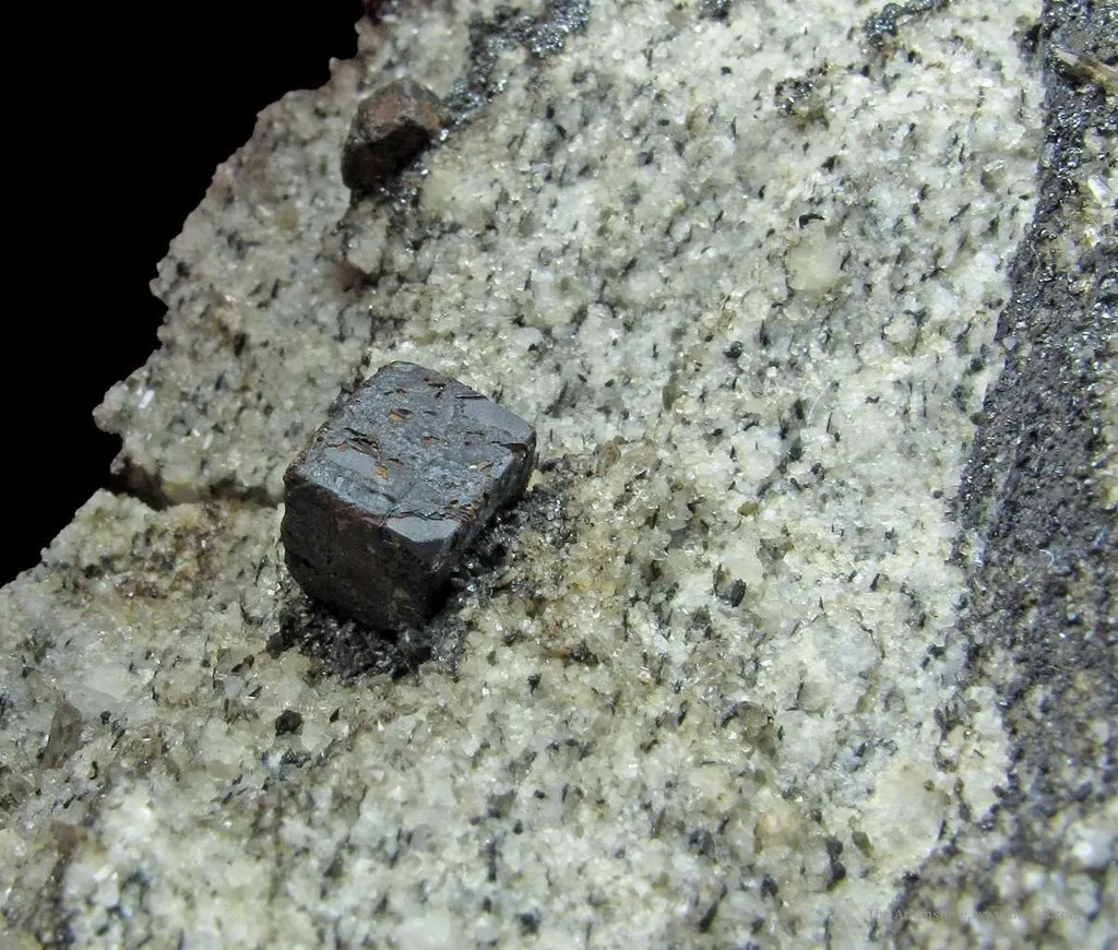 Cafarsite (Cubic) - image 4