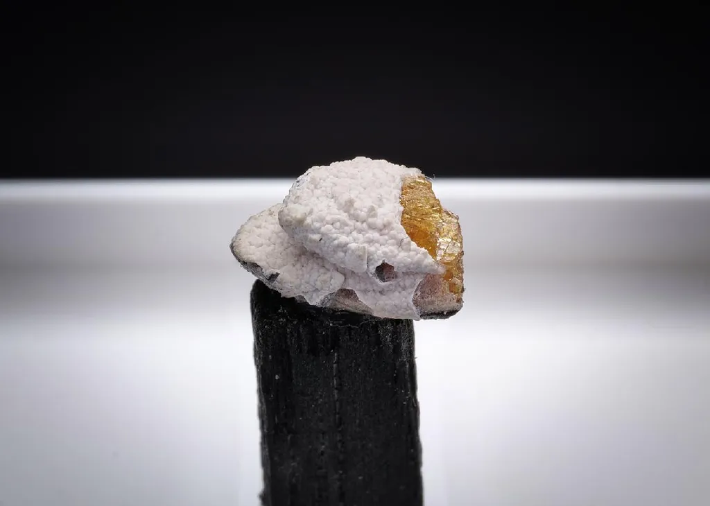 CAHNITE and Datolite on Axinite-(Mn) image