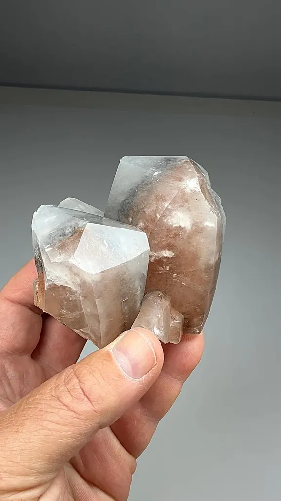 Calcite (1111) - image 2