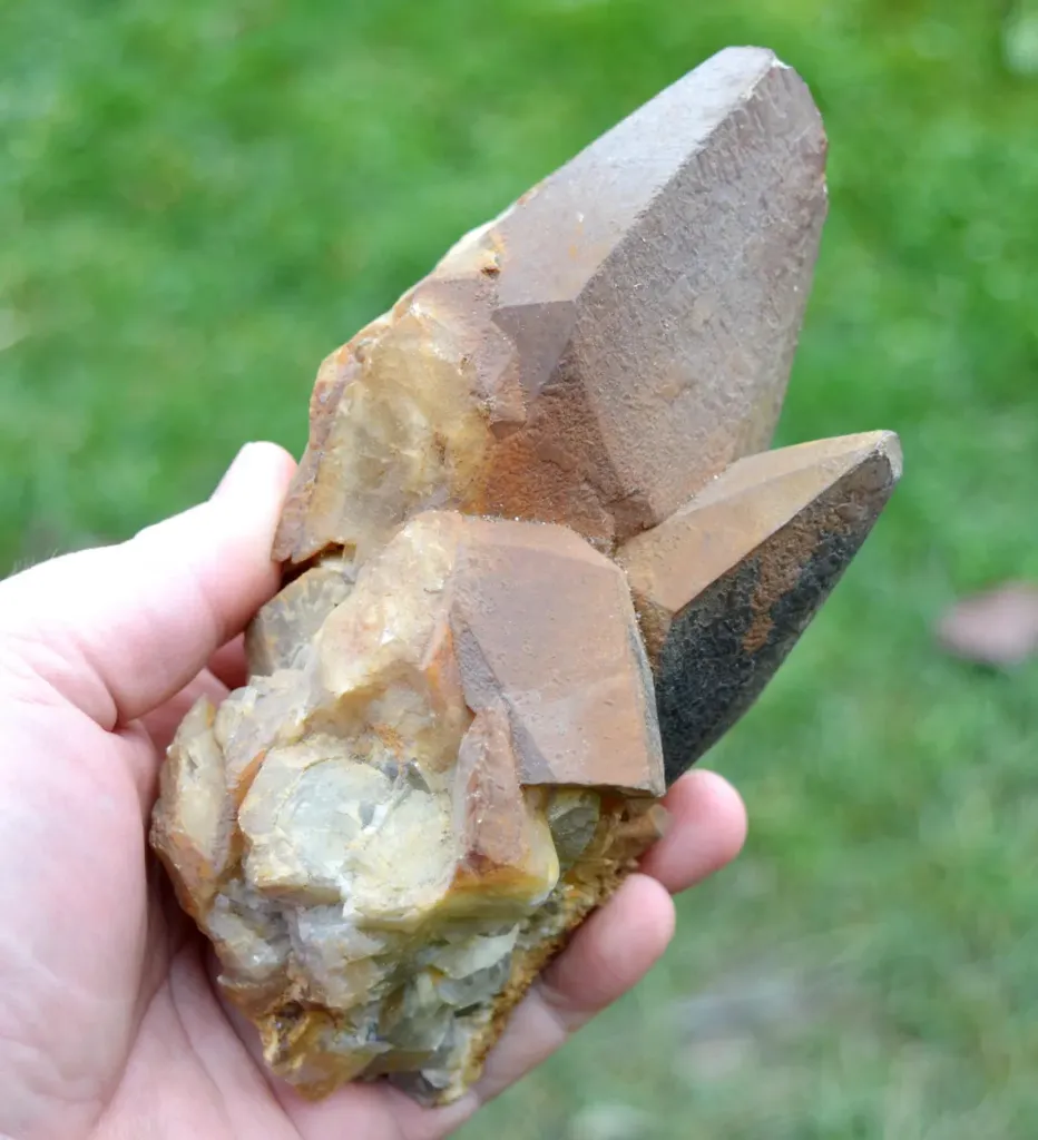 Calcite 1150 grams - Solvay quarry, Couillet, Charleroi, Hainaut, Wallonia, Belgium image