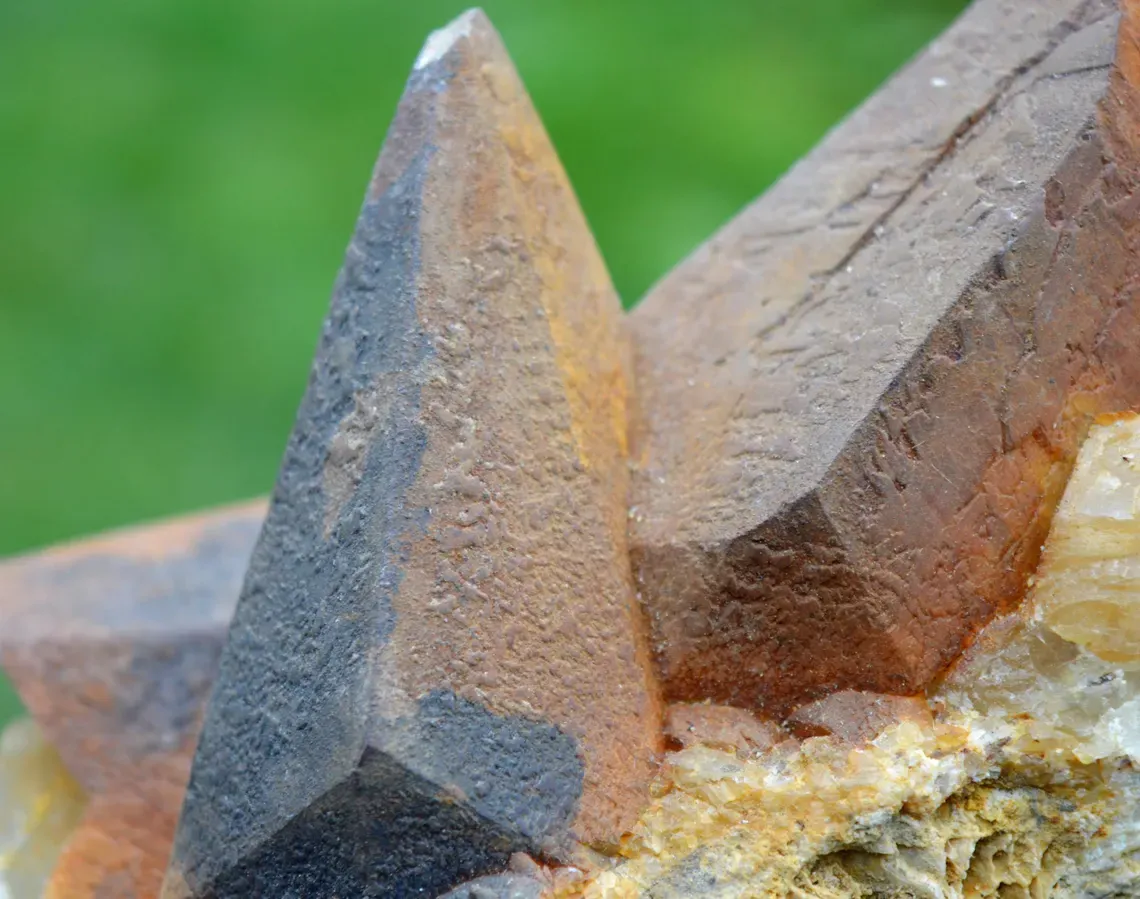 Calcite 1150 grams - Solvay quarry, Couillet, Charleroi, Hainaut, Wallonia, Belgium - image 7