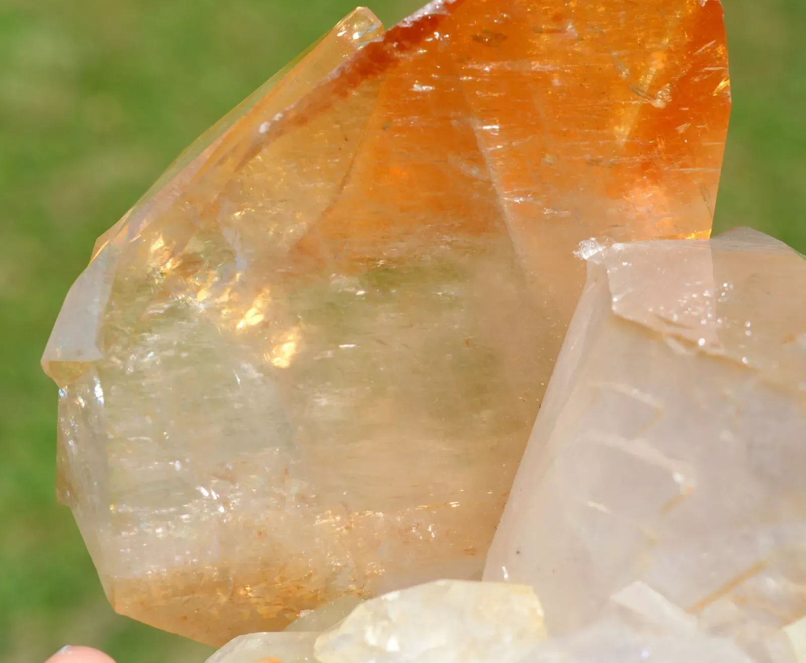 Calcite 1175 grams - Elmwood Mine, Carthage, Smith County, Tennessee, USA - image 3