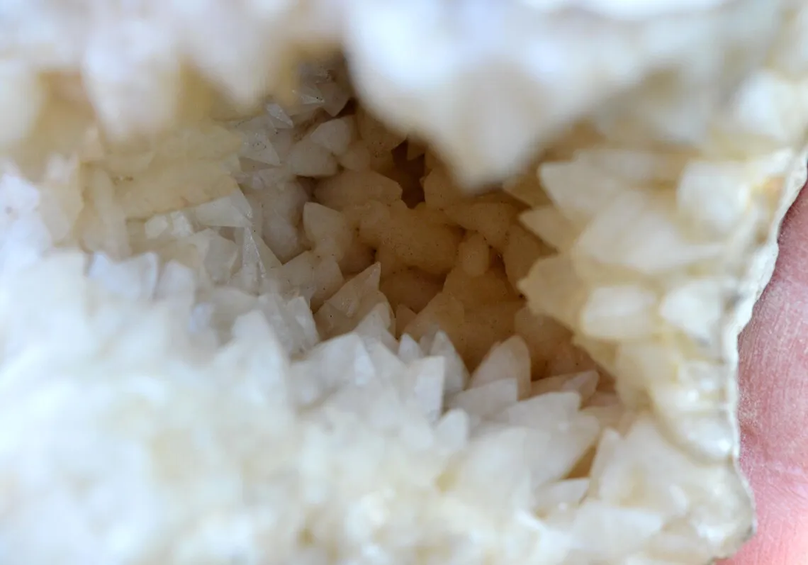 Calcite 1480 grams - Arsonval, Bar-sur-Aube, Aube, Grand Est, France - image 7