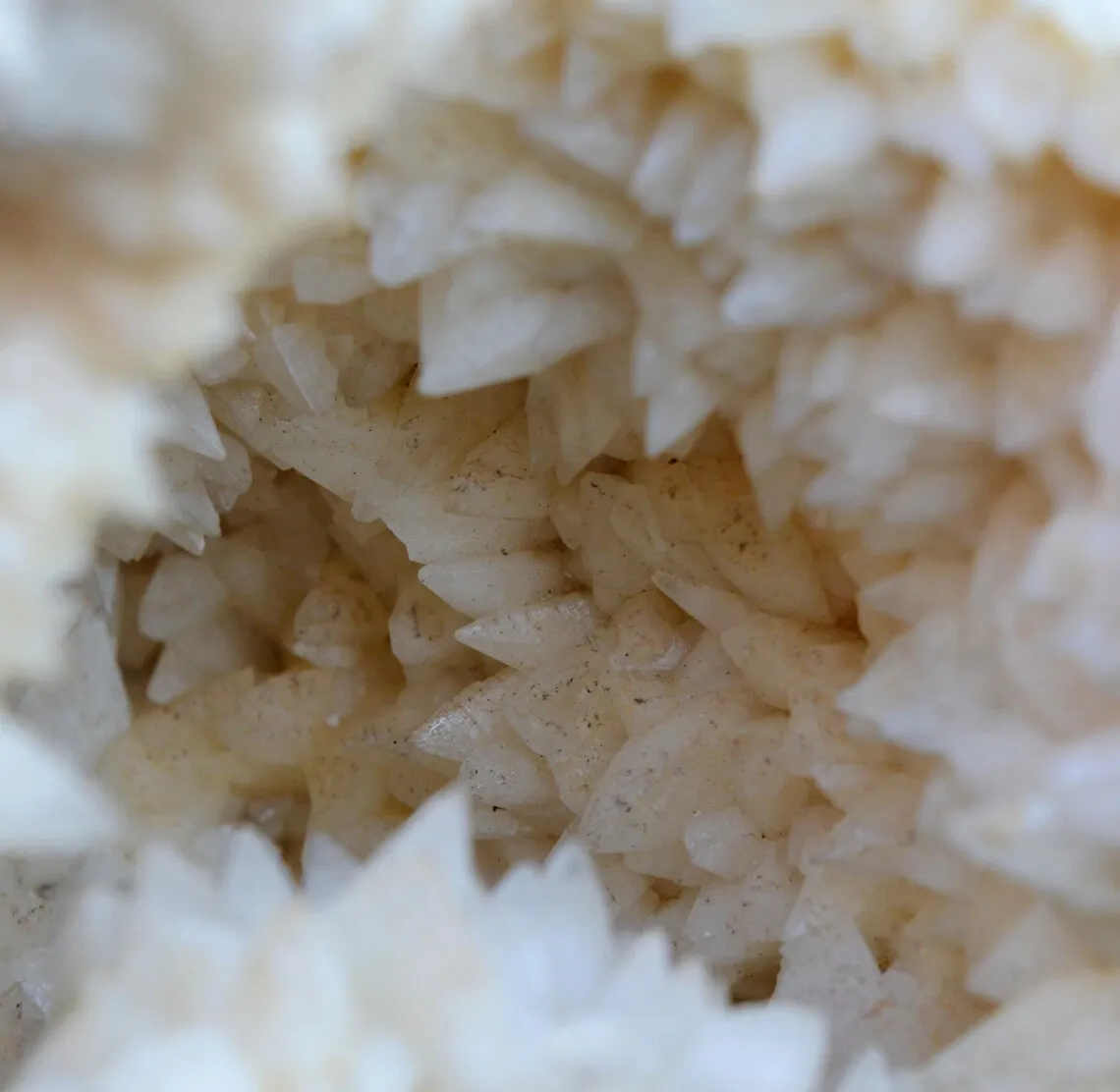 Calcite 1480 grams - Arsonval, Bar-sur-Aube, Aube, Grand Est, France - image 5