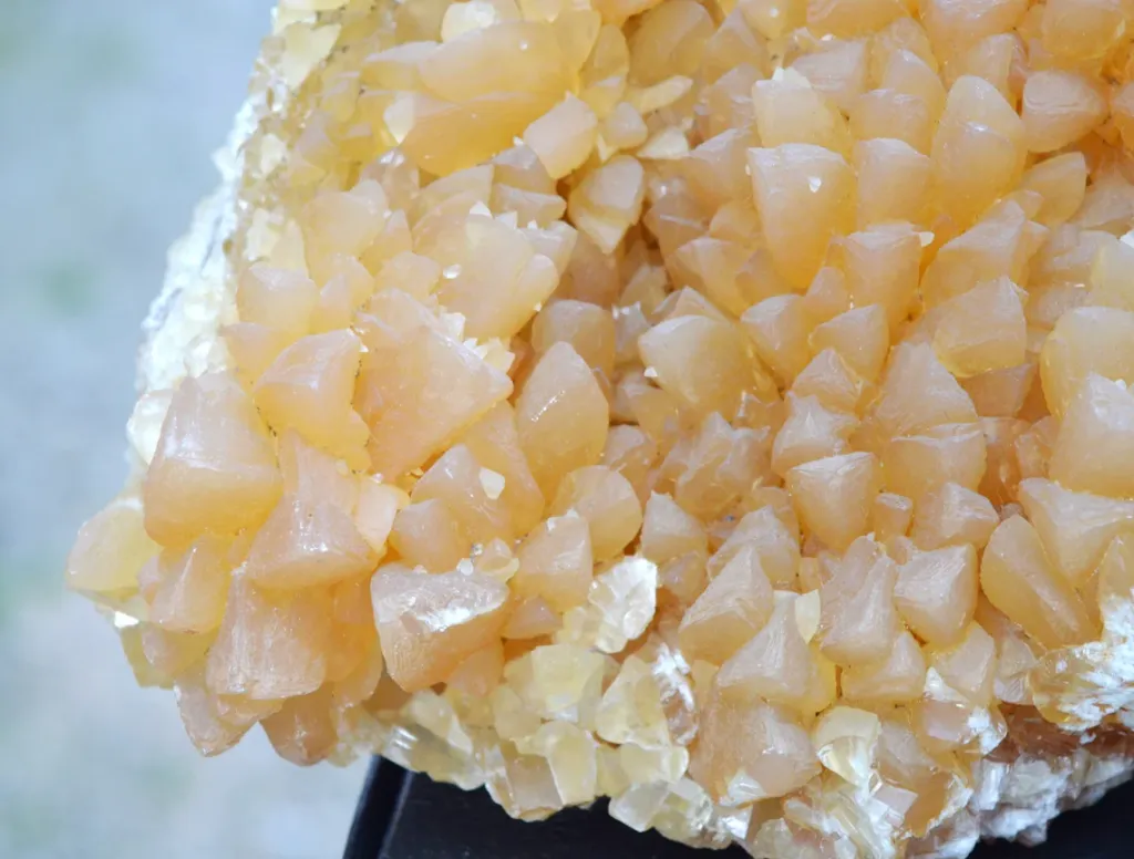 Calcite - 4800 grams - Hayange, Moselle, France - image 4