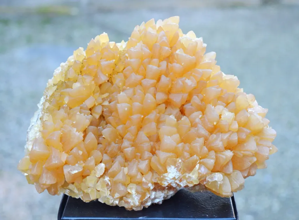 Calcite - 4800 grams - Hayange, Moselle, France image