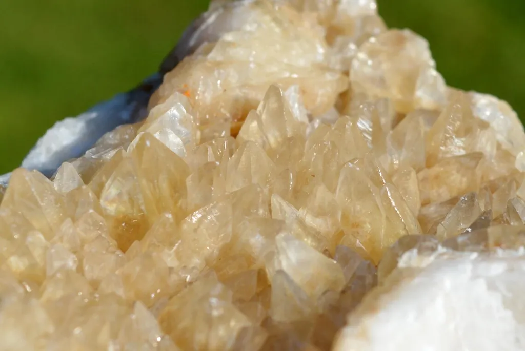 Calcite 700 grams - Calouze, Gijounet, Castres, Tarn, Occitanie, France - image 5