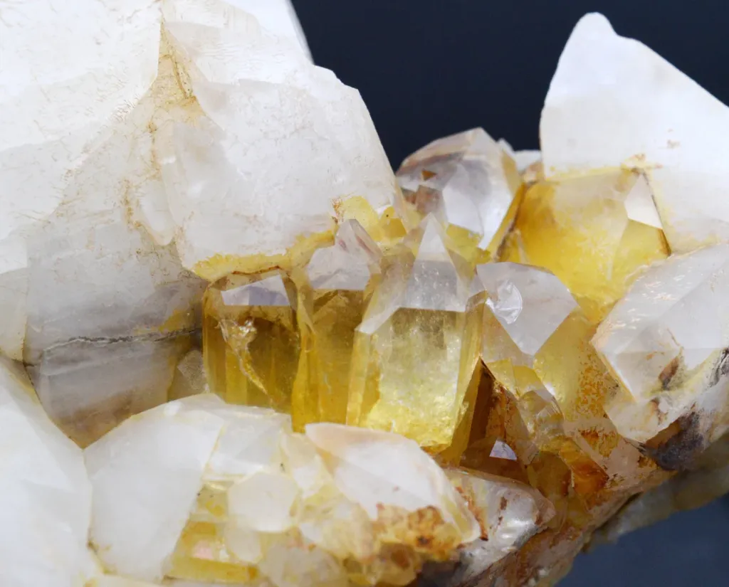 Calcite and Quartz - 1090 grams - Le Châtelard, Chambéry, Savoie, Auvergne-Rhône-Alpes, France - image 6