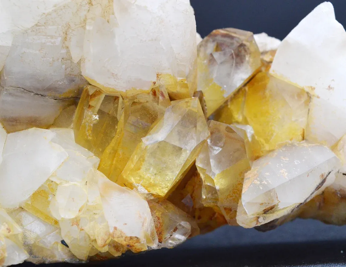 Calcite and Quartz - 1090 grams - Le Châtelard, Chambéry, Savoie, Auvergne-Rhône-Alpes, France - image 4
