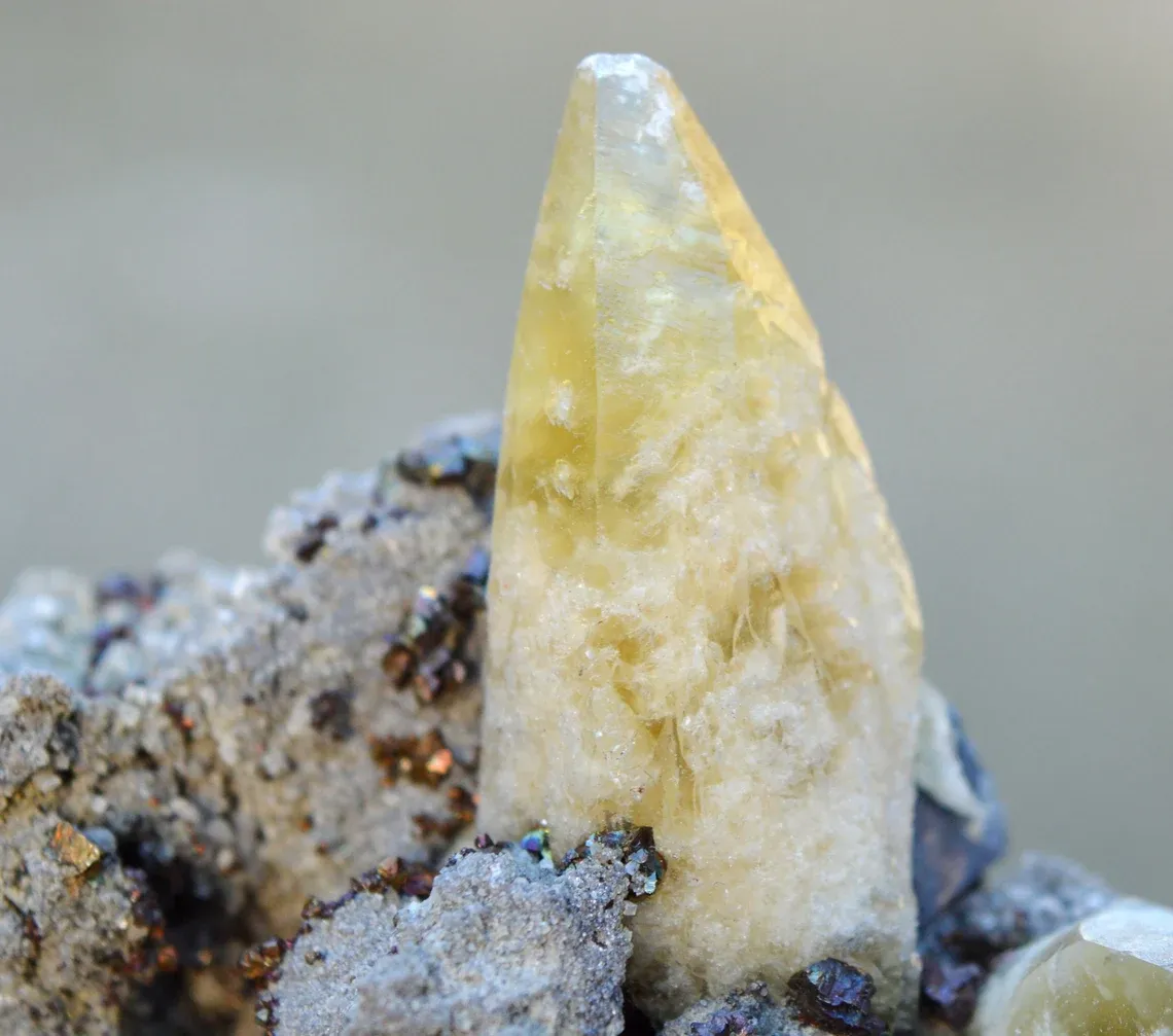 Calcite & Chalcopyrite 190 grams - Joplin Field, Tri-State District, Jasper Co., Missouri, USA - image 2