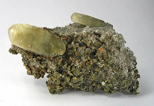 Calcite, Chalcopyrite image